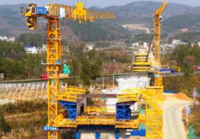 航拍直击！铜吉铁路控制性工程，跨杭瑞高速特大桥