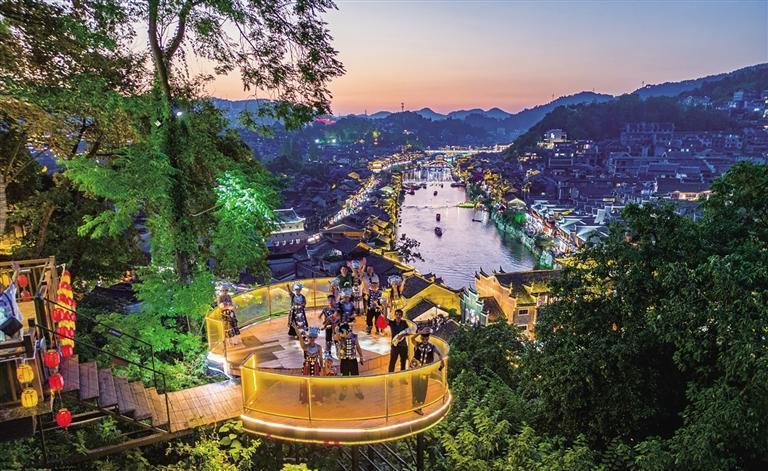 凤凰：灵魂落脚的地方