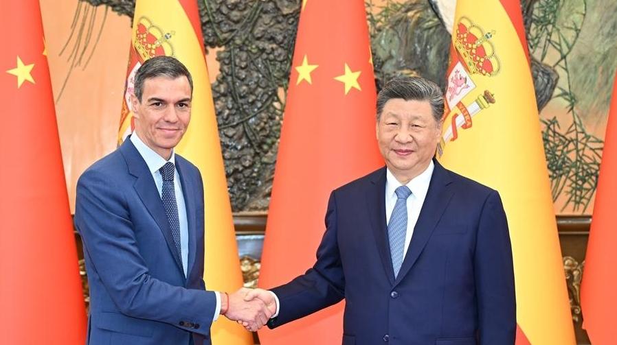 习近平会见西班牙首相桑切斯
