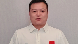 奥运冠军龙清泉给湘西队加油！