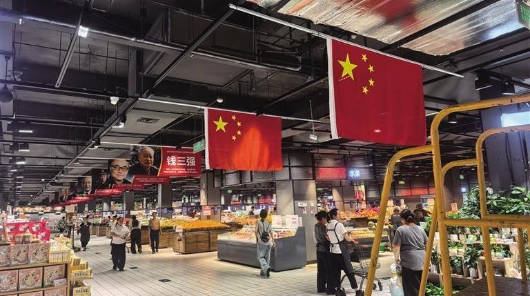 追榜样之光 喜迎国庆