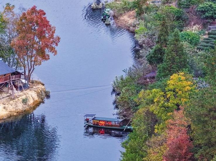 冬湖叠彩 静影沉瑛