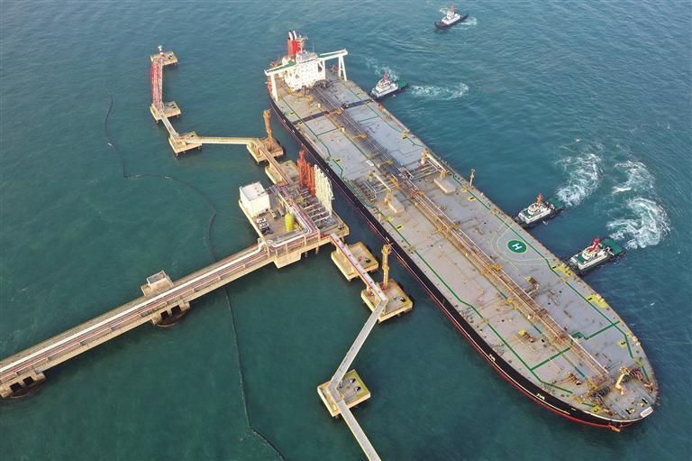 海南自贸港启动全岛封关 洋浦港口岸第一批“零关税”货物顺利通关